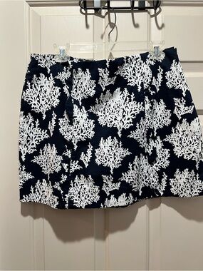 crown & ivy Navy and White Coral-Print Mini Skirt